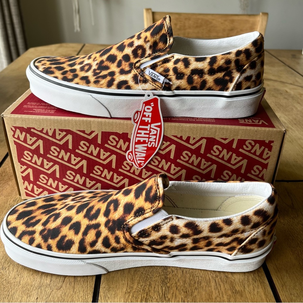 NWT! Vans Classic Slip On Leopard Women’s Size 9.5